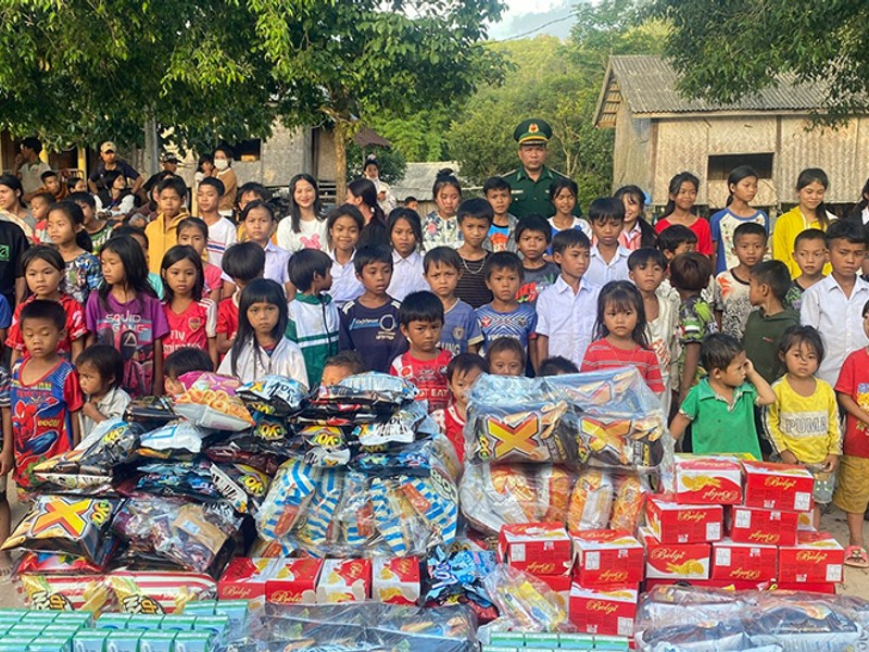 Hình ảnh minh họa kiểm soát của phụ huynh và bảo vệ trẻ vị thành niên