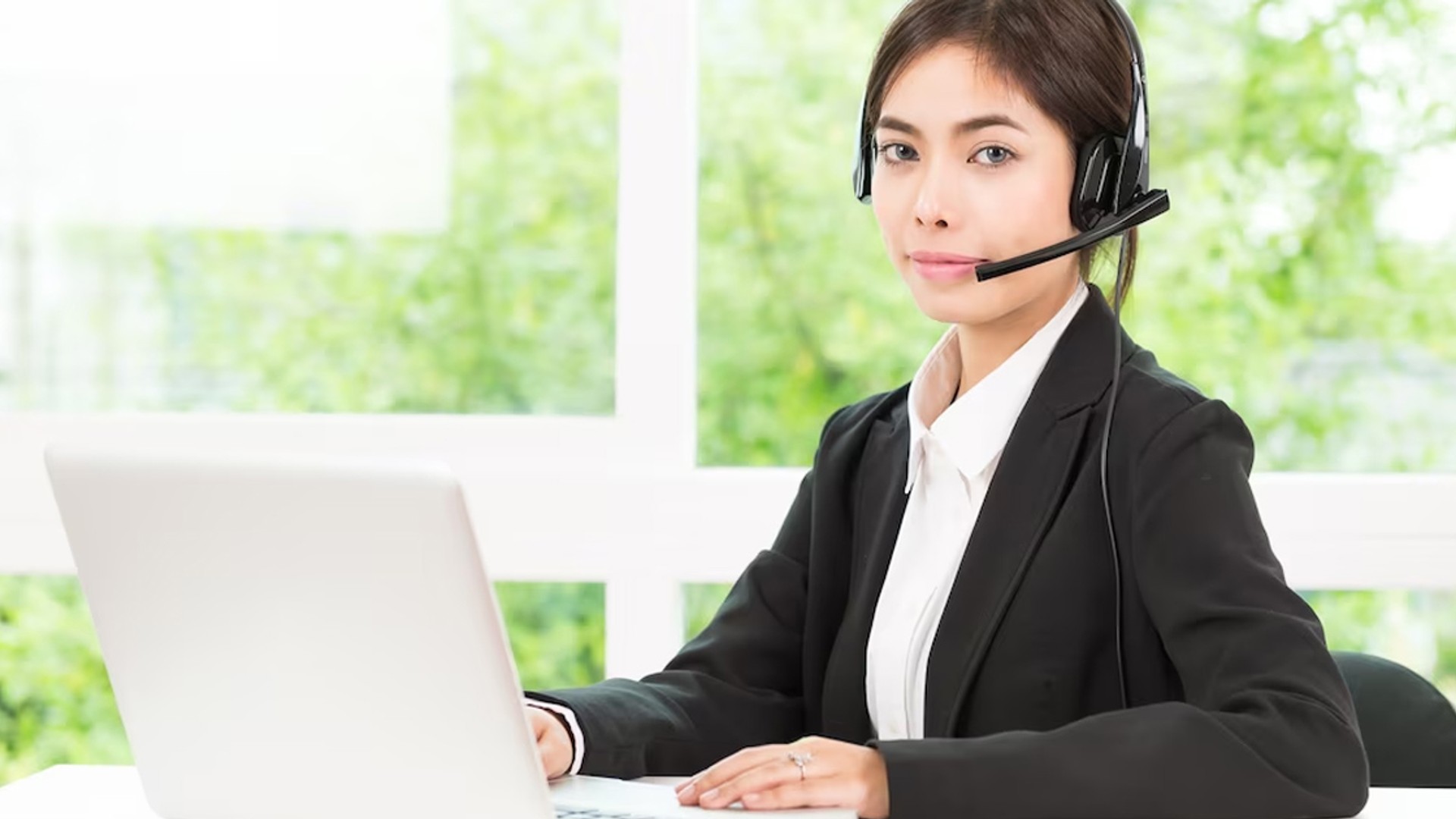 Đại diện hỗ trợ khách hàng VZ99 chuyên nghiệp